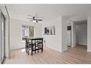 Photo #5: 108921765 Listing