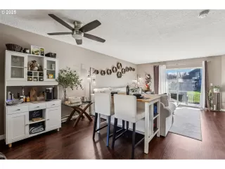 Photo #3: 109053185 Listing 