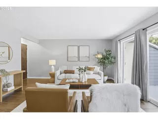 Photo #3: 110025363 Listing