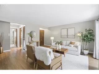 Photo #4: 110025363 Listing