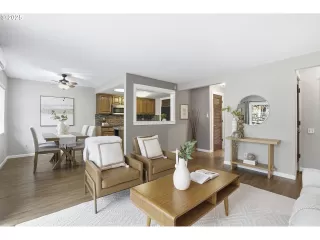 Photo #5: 110025363 Listing