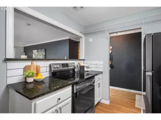 Photo #2: 110160051 Listing