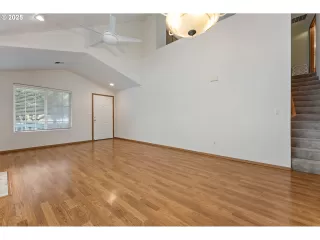 Photo #3: 110750591 Listing