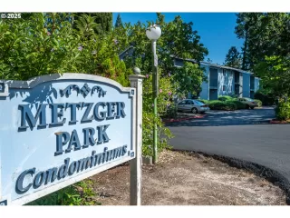 More Details about MLS # 112021305 : 10010 SW HALL BLVD 14