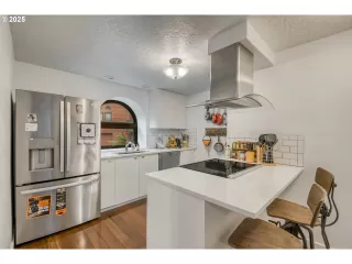 Photo #4: 112499641 Listing