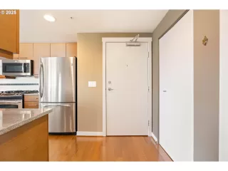 More Details about MLS # 112934449 : 1500 SW 11TH AVE 1704