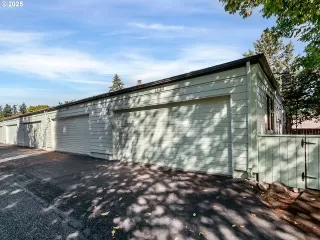 Photo #5: 112954784 Listing 