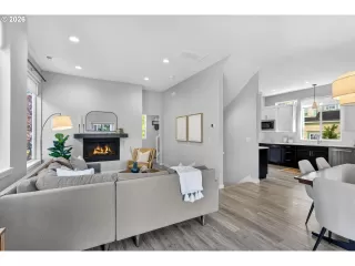 Photo #5: 113026373 Listing 