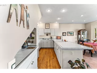 Photo #3: 113217992 Listing