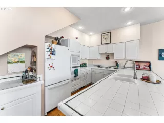 Photo #4: 113217992 Listing