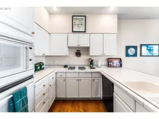 Photo #5: 113217992 Listing