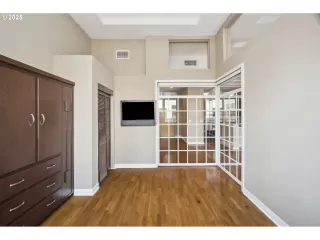 Photo #6: 113856904 Listing