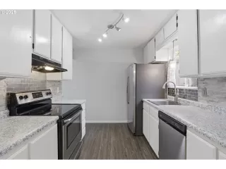 Photo #2: 114040655 Listing