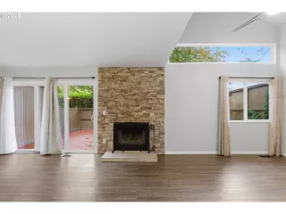 Photo #4: 114040655 Listing