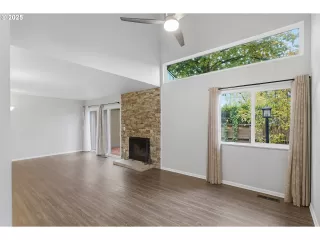 Photo #5: 114040655 Listing