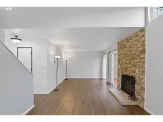 Photo #6: 114040655 Listing