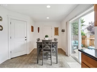 Photo #4: 114998954 Listing