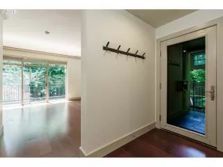 Photo #6: 116175818 Listing