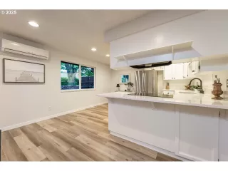 Photo #2: 116276938 Listing 