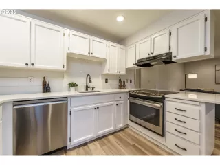 Photo #6: 116276938 Listing 