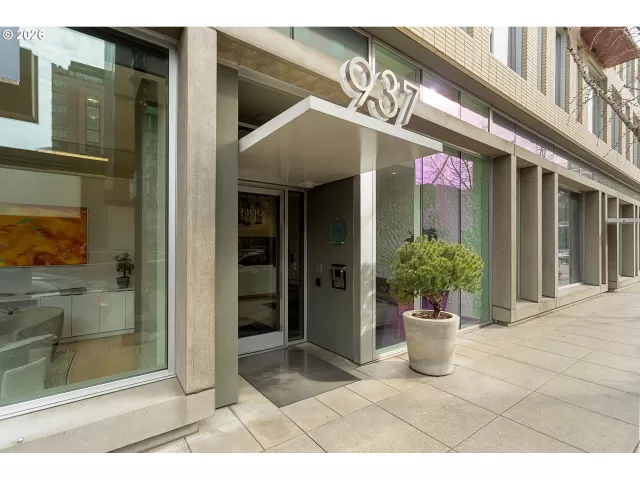 MLS: 118051147 Condo For Sale