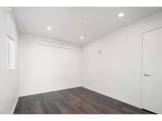 Photo #4: 118110031 Listing