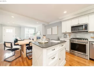 Photo #3: 118544662 Listing