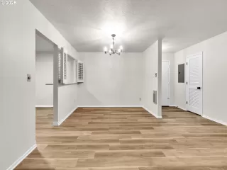 Photo #4: 118869231 Listing