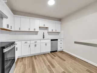 Photo #6: 118869231 Listing