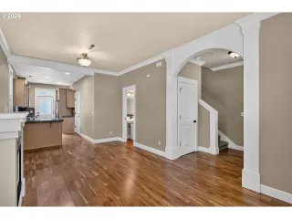 Photo #2: 119116572 Listing