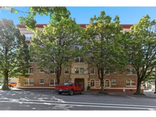 Photo #3: 119265524 Listing