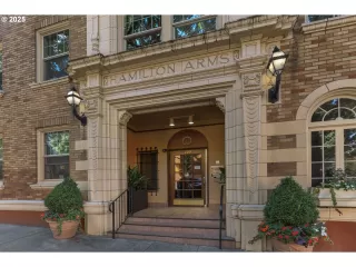 Photo #4: 119265524 Listing