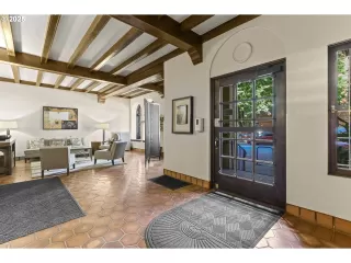 Photo #5: 119265524 Listing