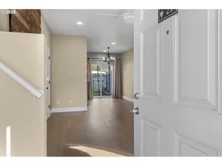 Photo #4: 119267887 Listing