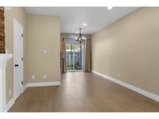 Photo #5: 119267887 Listing