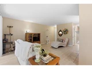 Photo #2: 119429189 Listing 