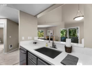 Photo #3: 119497908 Listing 