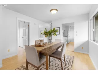 Photo #5: 119530028 Listing 