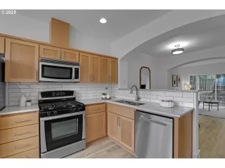 Photo #5: 119869088 Listing