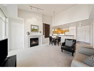 Photo #5: 120737503 Listing