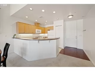 Photo #6: 120737503 Listing