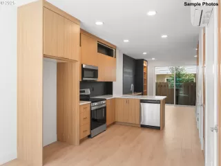 Photo #1: 121386049 Listing 