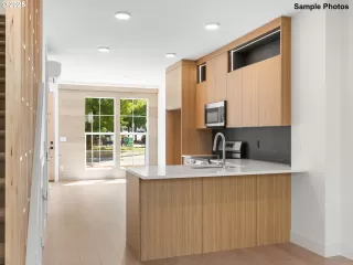 Photo #4: 121386049 Listing 