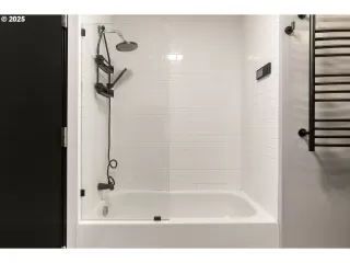 Photo #1: 121545302 Listing 