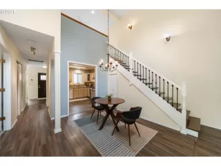 Photo #3: 121931805 Listing