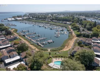 You might also be interested in RIVERHOUSE EAST