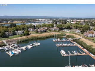 Photo #2: 122899518 Listing