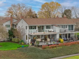 Photo #5: 122899518 Listing