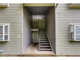 Photo #1: 123448396 Listing 