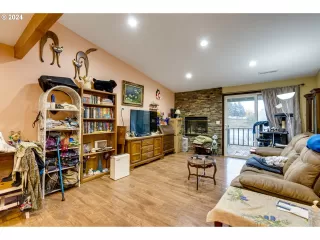 Photo #5: 123448396 Listing 